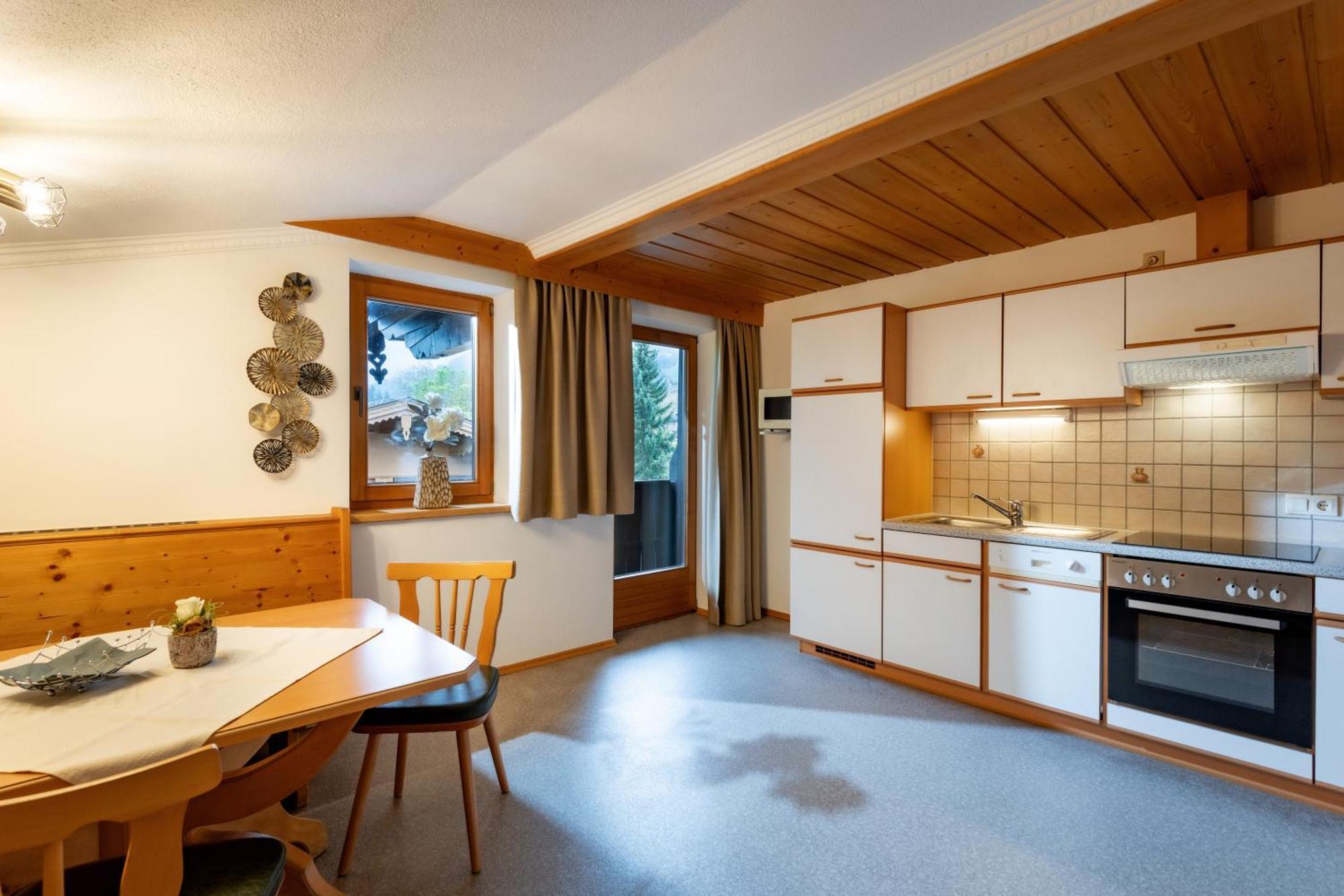 Haus Schroll Apartman Ried im Zillertal Kültér fotó