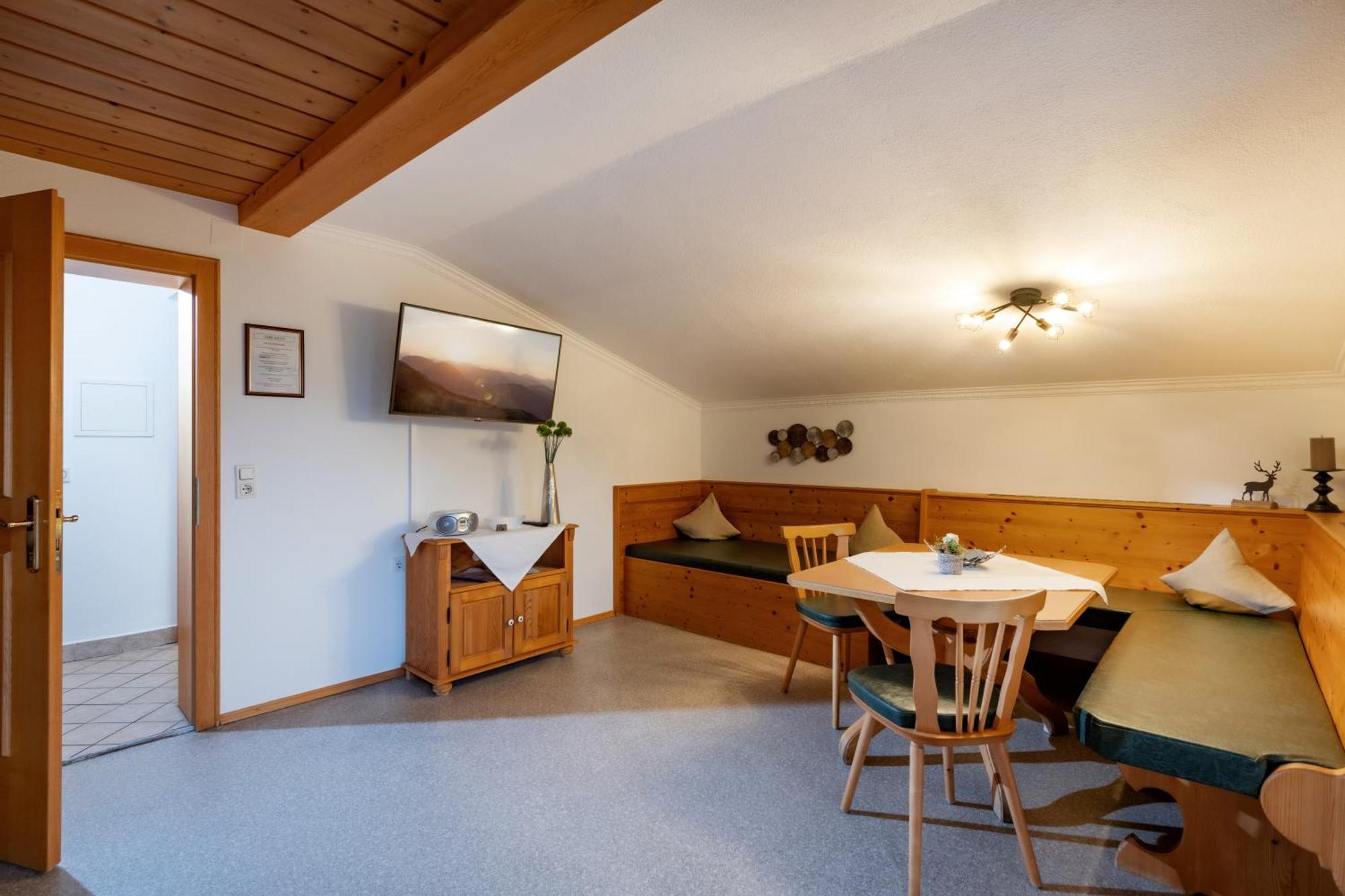 Haus Schroll Apartman Ried im Zillertal Kültér fotó