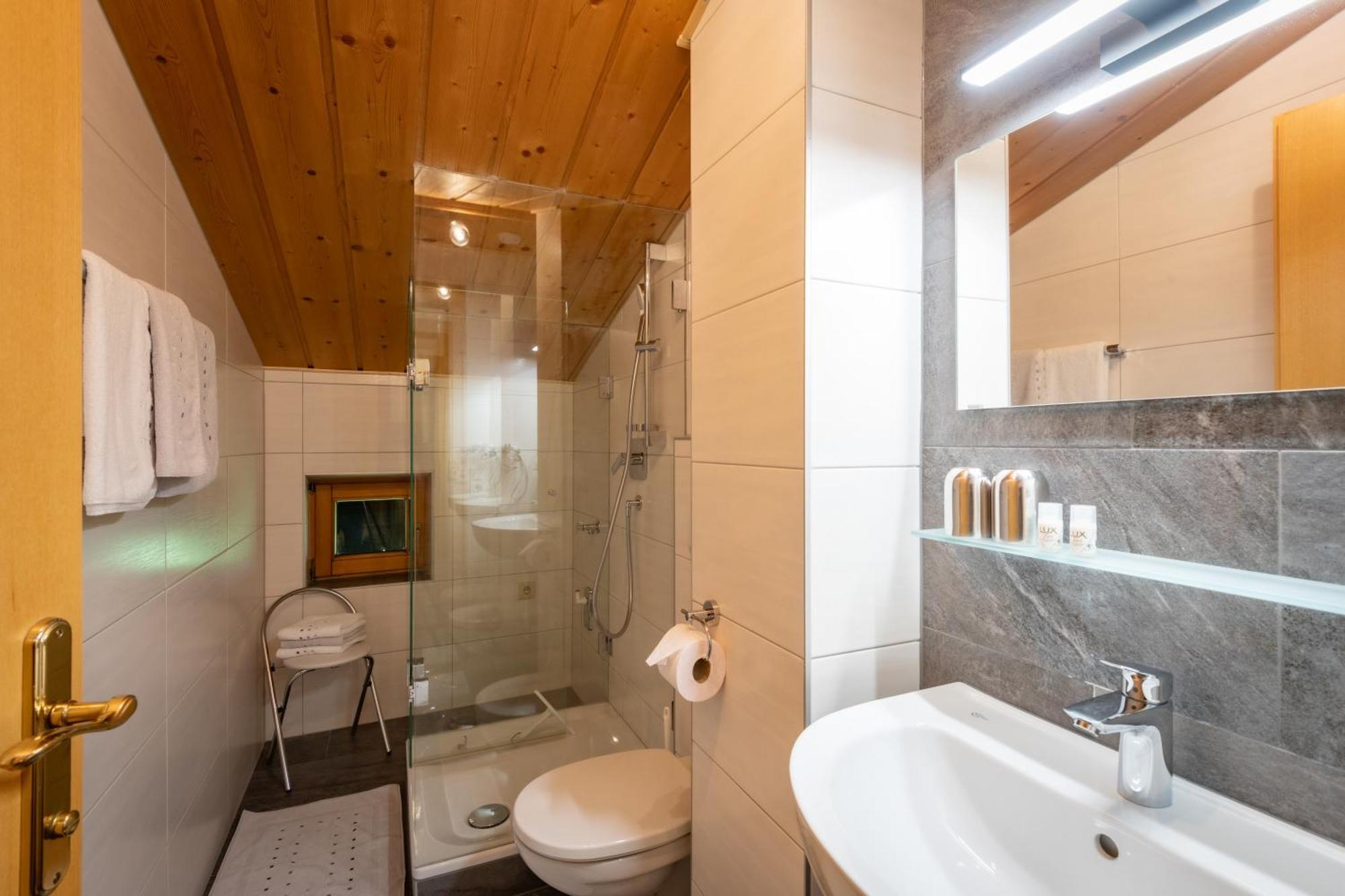 Haus Schroll Apartman Ried im Zillertal Kültér fotó