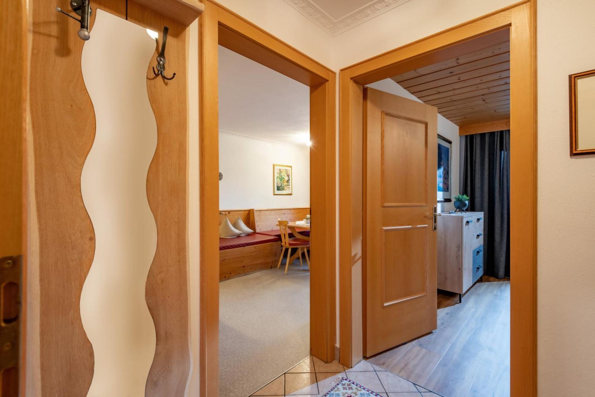 Haus Schroll Apartman Ried im Zillertal Kültér fotó