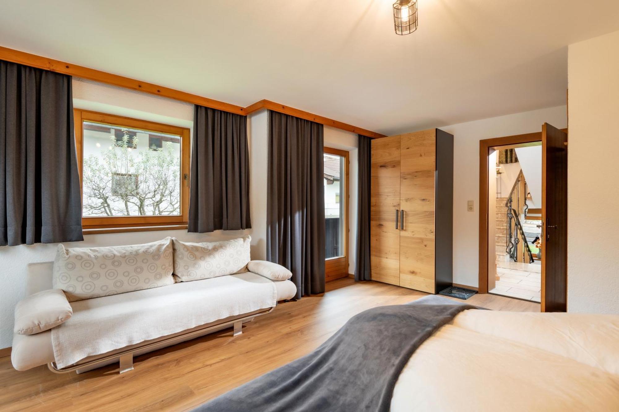 Haus Schroll Apartman Ried im Zillertal Kültér fotó
