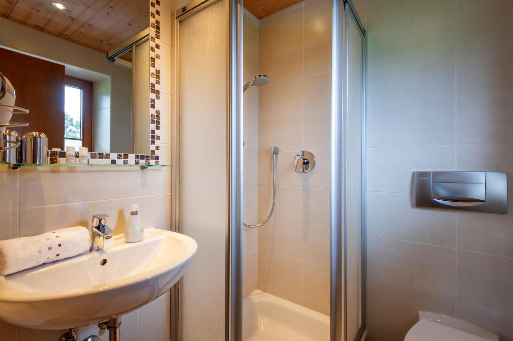 Haus Schroll Apartman Ried im Zillertal Kültér fotó