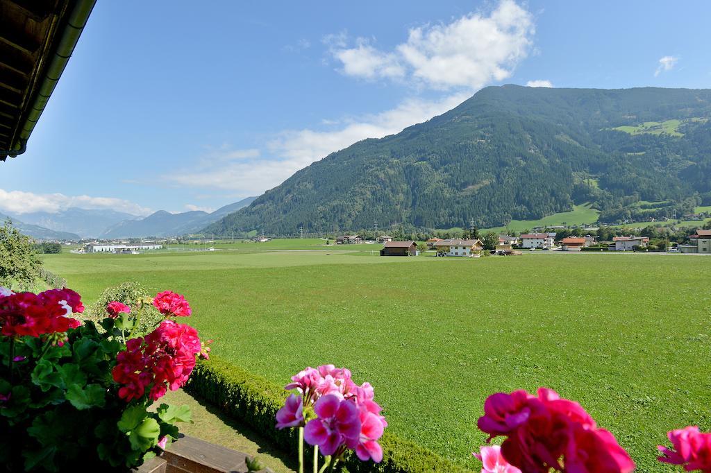 Haus Schroll Apartman Ried im Zillertal Kültér fotó