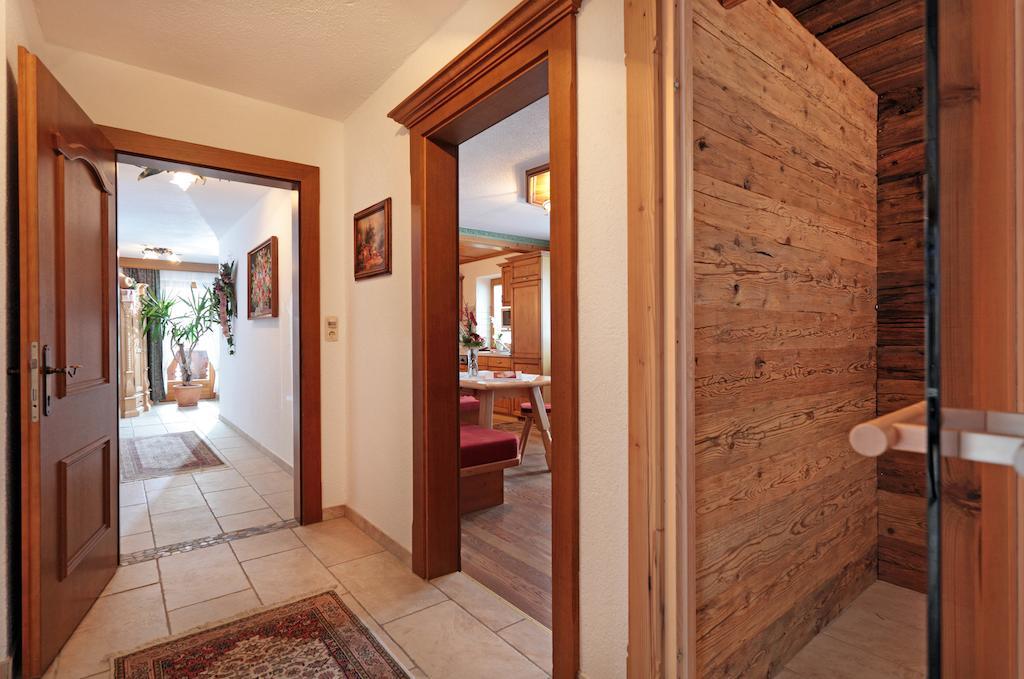 Haus Schroll Apartman Ried im Zillertal Kültér fotó